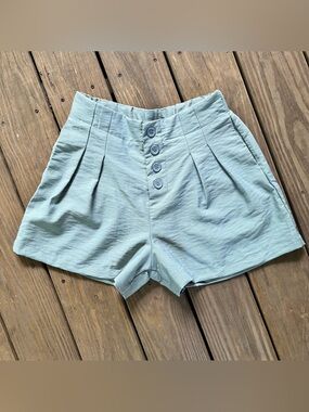 Easel Los Angeles. Pleated Cool Moss Green 4-Button Lined, Shorts Size Large.